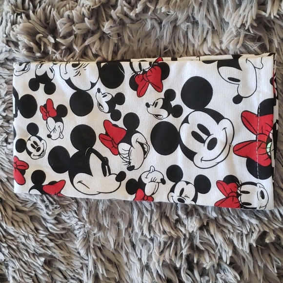 Disney Classic Mickey and Minnie Cotton Kitchen Towel Set - Picture 2 of 8